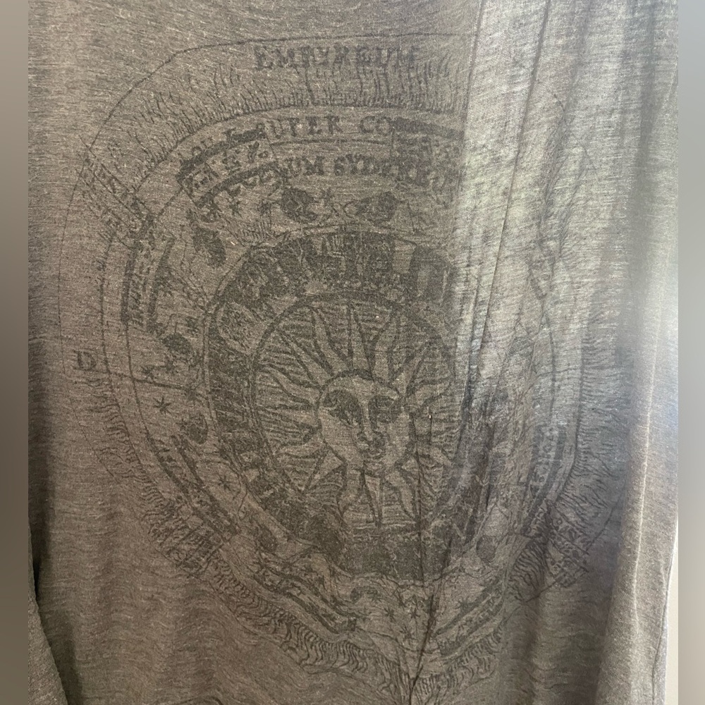 Sun pattern gray tee - Picture 2 of 3